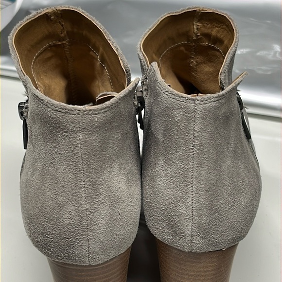 Lucky Brand Noryn Boot Womens US 9 Eu 40 Gray Suede Side Zip - Picture 13 of 15